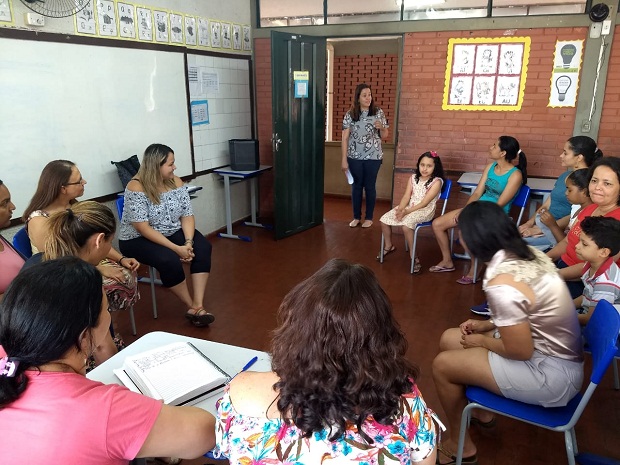Pais, alunos e professores da E.E. Prof. Inês Geralda participaram do Dia do Currículo. Foto: Andréa Hespanha (ACS/SEE)